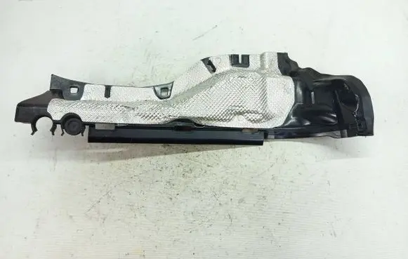 Engine bonnet/hood sound/heat insulation