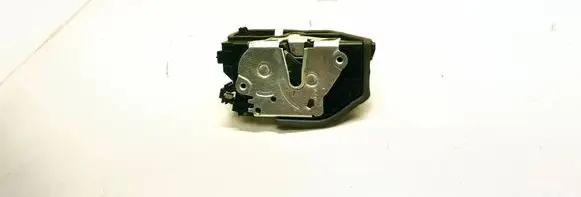 BMW X3 F25 Front door lock 7318424