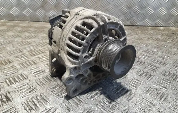 Volkswagen Golf IV Generator/alternator 037903085e