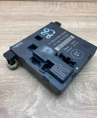 Mercedes-Benz E W211 Door control unit/module 2118201626 356806 RIGHTSIDE