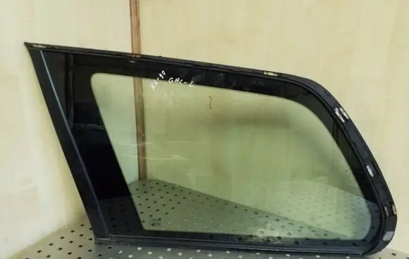 Volvo XC90 Rear side window