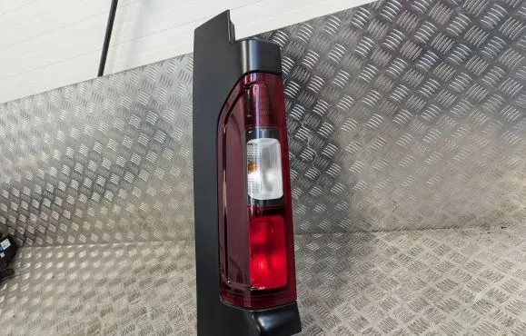 Renault Trafic III (X82) Rear/tail lights 265A64439R