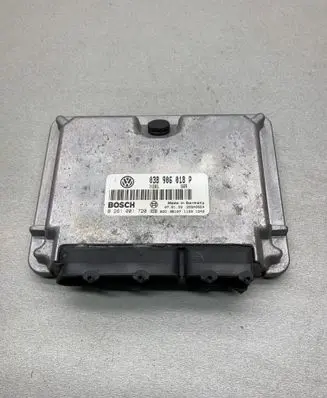 Volkswagen PASSAT B5 Engine control unit/module 038906018P 0281001720