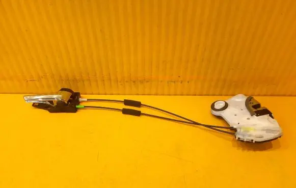Toyota Hilux (AN120, AN130) Front door lock