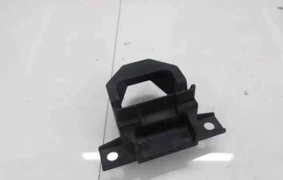 BMW X1 E84 Radiator mount bracket 7591647