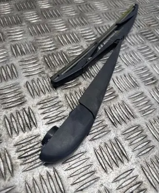 Land Rover Discovery Sport Rear wiper blade arm LR064429