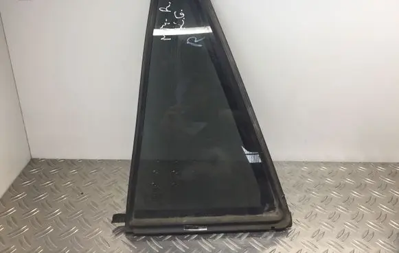 Rear vent window glass