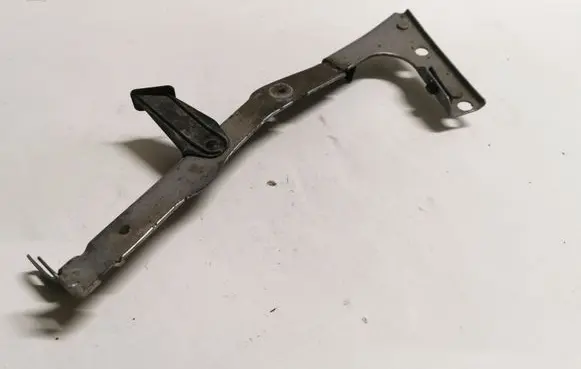 Audi A5 8T 8F Fender mounting bracket 8T0821135C