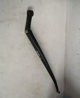 Toyota Auris 150 Front wiper blade arm