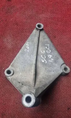 Gearbox mounting bracket