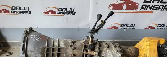 Nissan Terrano Manual 5 speed gearbox 8210102342