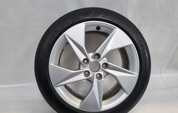 Audi A3 8Y R17 alloy rim 8Y0601025A