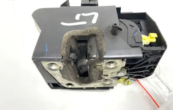 Dacia Duster II Rear door lock