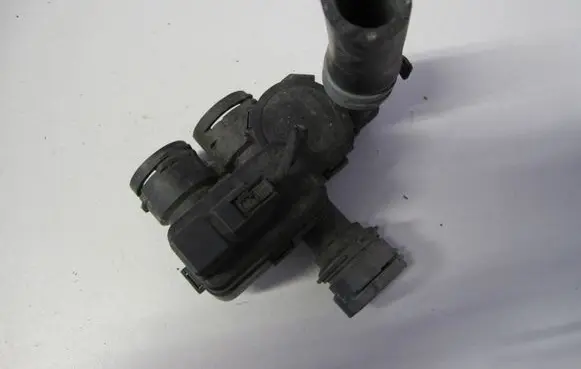 Mercedes-Benz ML W166 Electric auxiliary coolant/water pump A2118320084