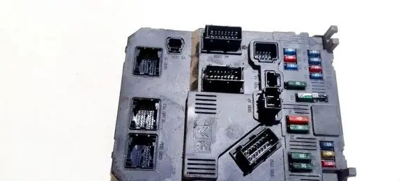 Peugeot 206 Fuse box set 9646777380