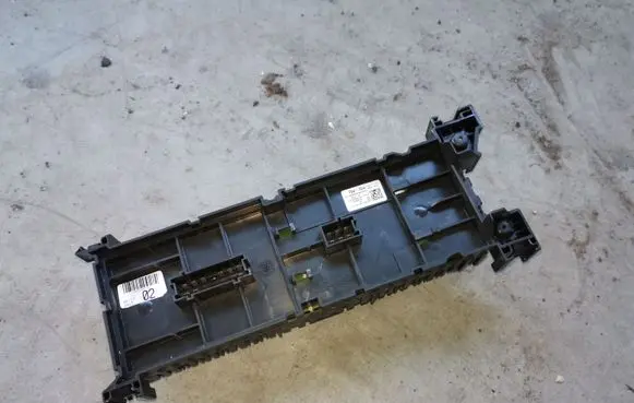 Mercedes-Benz ML W166 Fuse module A1669063901