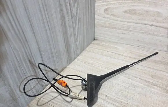Peugeot 208 II Radio antenna 9819668080