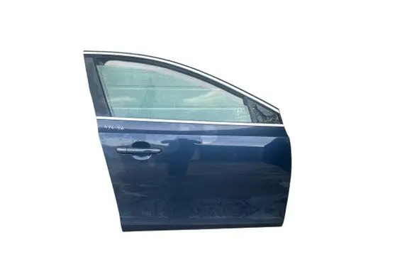 Volvo V40 Front door