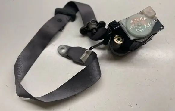 Suzuki Grand Vitara II Front seatbelt 8494052D0