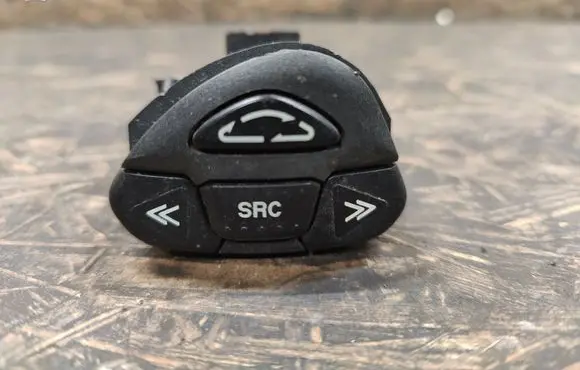 Nissan X-Trail T30 Steering wheel buttons/switches 54355381B