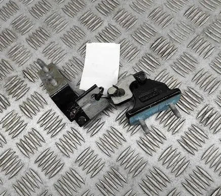 Mercedes-Benz CLA C118 X118 Rear door hinge set A1777302602 A1777302402