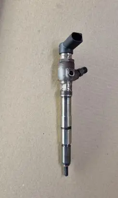 Skoda Octavia Mk2 (1Z) Fuel injector 03L130277B C001