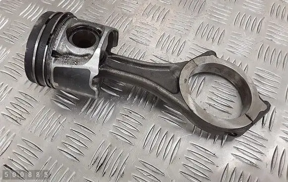 Nissan Navara Piston with connecting rod 942390 10653