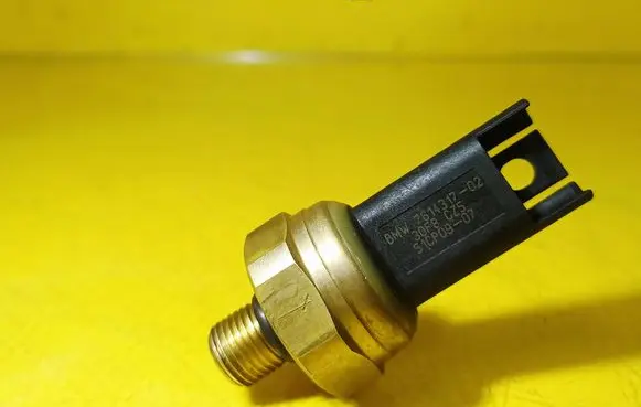 BMW 3 E90 E91 Fuel pressure sensor 761431702