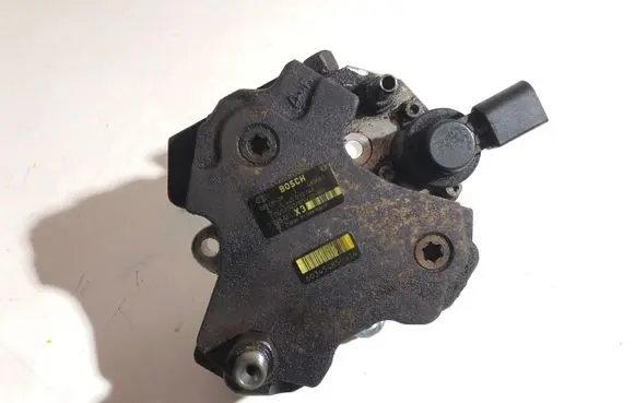 BMW 5 E60 E61 Fuel injection high pressure pump 7798333