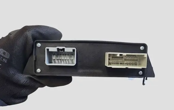 Jaguar XF X250 Hand brake control module 8W832C496BC 90044038 AA0315A100BC