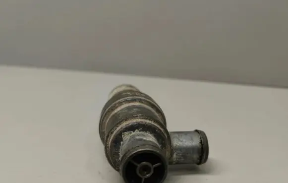 Audi 80 90 S2 B4 Idle control valve (regulator) 037906457D