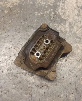 Audi A6 S6 C6 4F Gearbox mount