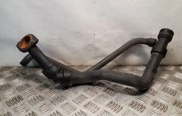 Volkswagen PASSAT B5 Engine coolant pipe/hose 8D0121055J