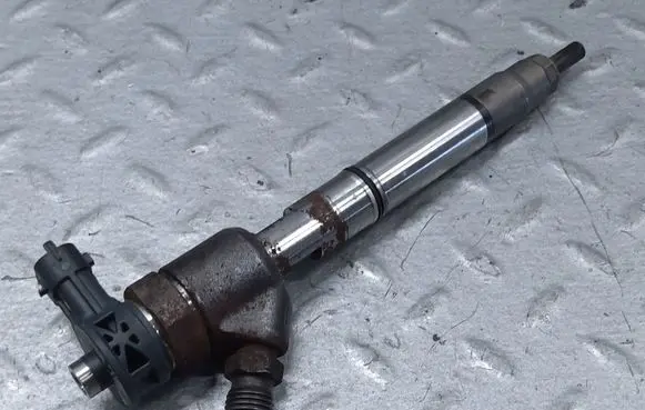 Hyundai i30 Fuel injector 0445110589 338002A610