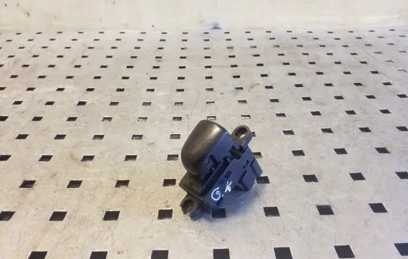 Nissan Juke I F15 Electric window control switch 254111KL5A