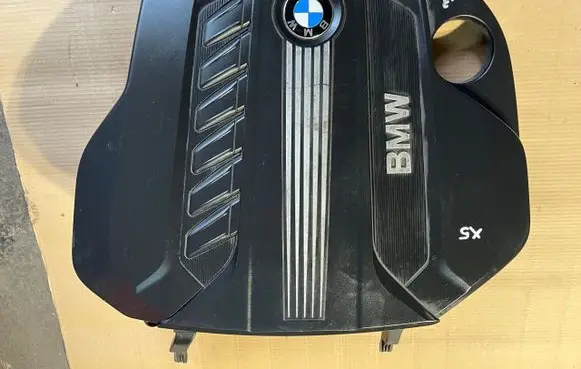 BMW X5 E70 Engine cover (trim) 7812061