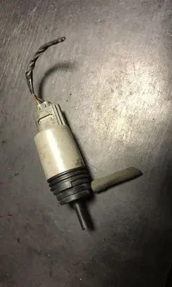 BMW 5 E60 E61 Windscreen/windshield washer pump 6934159