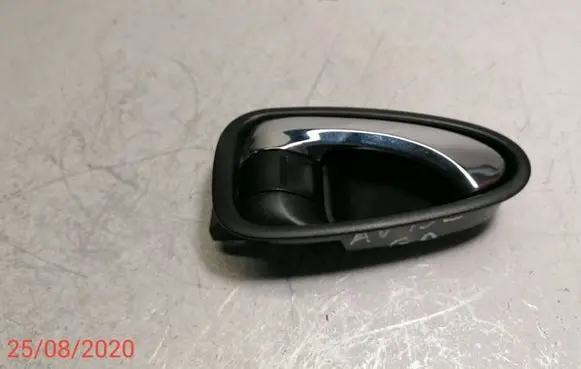 Toyota Avensis T270 Front door interior handle 69205-05051