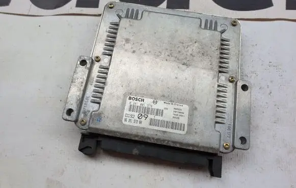 Peugeot 406 Engine control unit/module 9635157280 0281001978