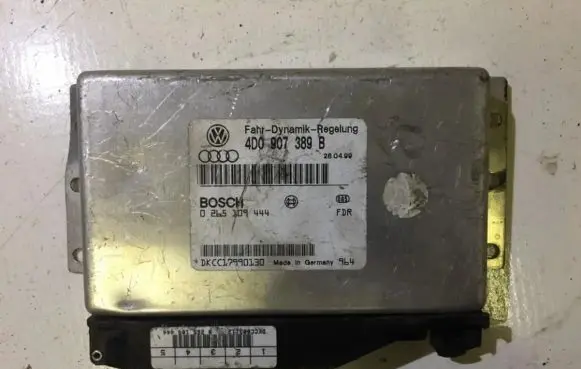 Audi A8 S8 D2 4D Engine control unit/module 0265109444 4d0907389B