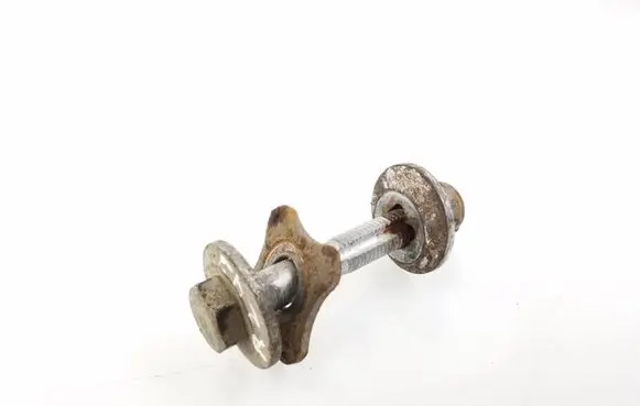 Volkswagen PASSAT B6 Rear suspension camber bolt 