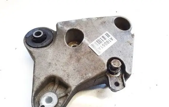 Renault Laguna II Engine mounting bracket 8200125534