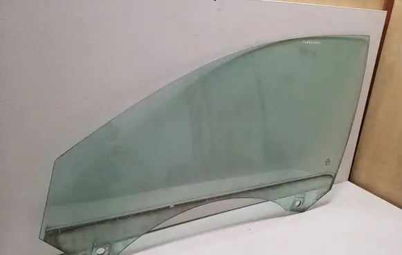 Audi A6 S6 C6 4F Front door window glass four-door 