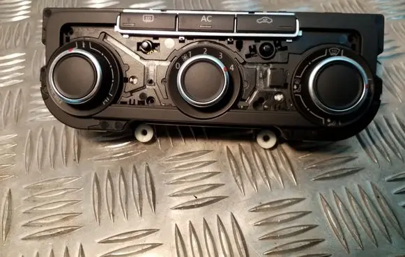 Volkswagen PASSAT B7 Climate control unit 7N0907426AM