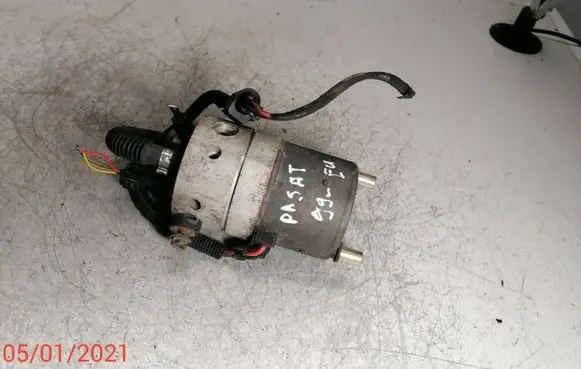 Volkswagen PASSAT B5 Convertible roof hydraulic pump 0265410045
