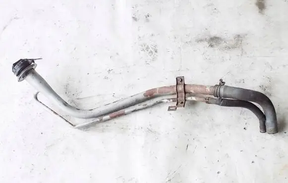 KIA Sorento Fuel tank filler neck pipe 