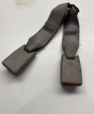 Middle seatbelt (rear)