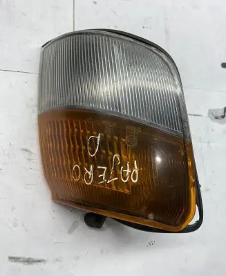 Mitsubishi Pajero Front indicator light 010348