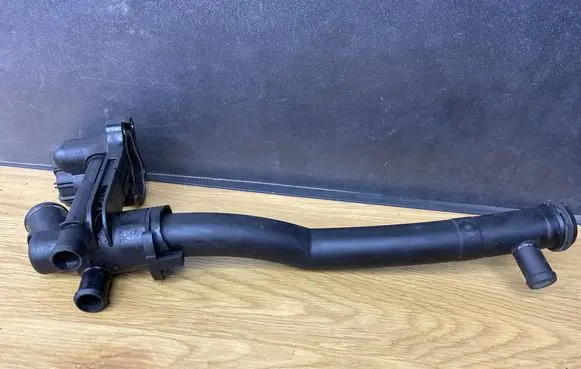 Volkswagen Golf VI Thermostat housing 03F121065A