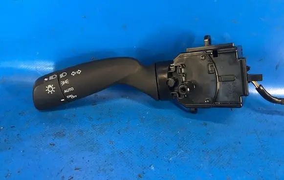 Toyota Camry VIII XV70 Gear shift switch/knob 8432906010